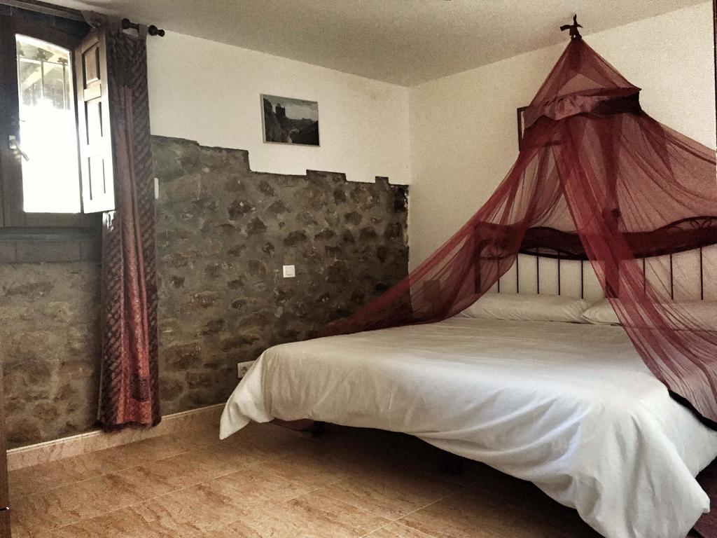 Trisileja En Puente Romano Toñanes 部屋 写真