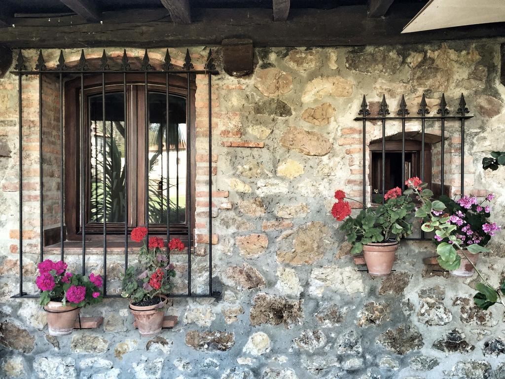 Trisileja En Puente Romano Toñanes エクステリア 写真